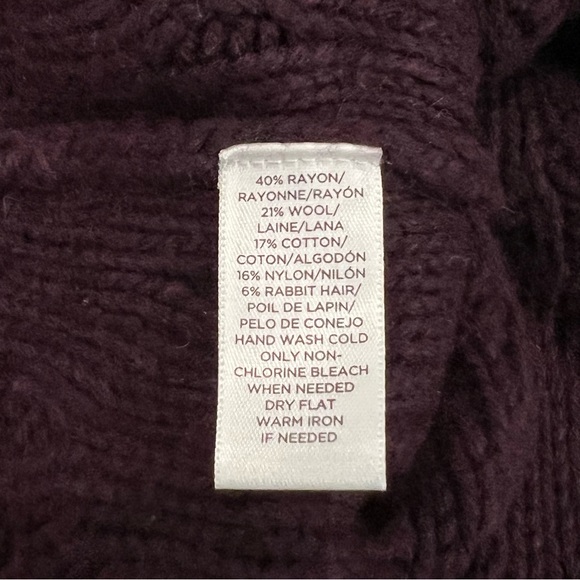 LOFT Sweater - Picture 6 of 6